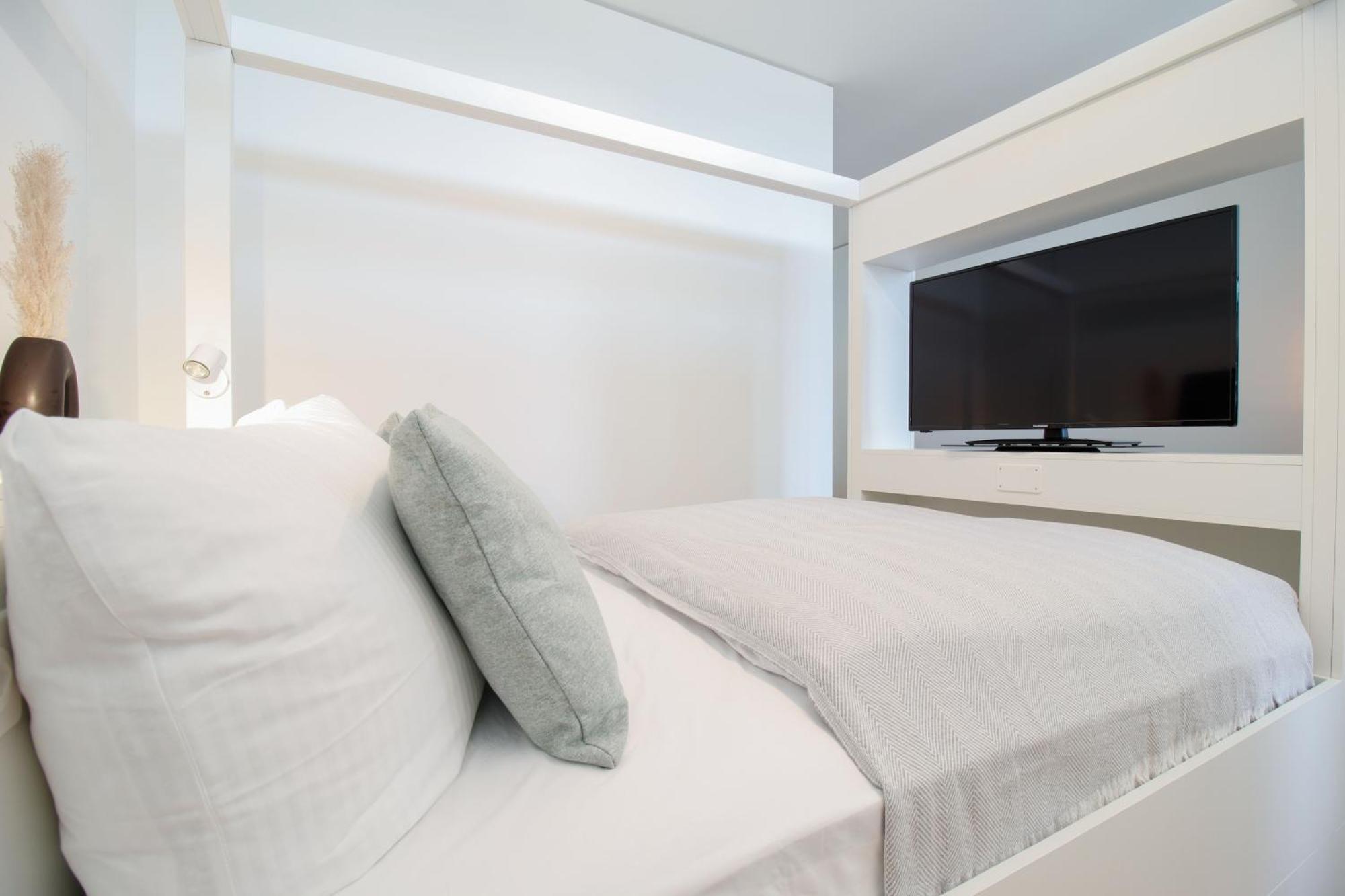 Loewe Apartments Am Rheinfall Нойхаузен-ам-Райнфалль Экстерьер фото